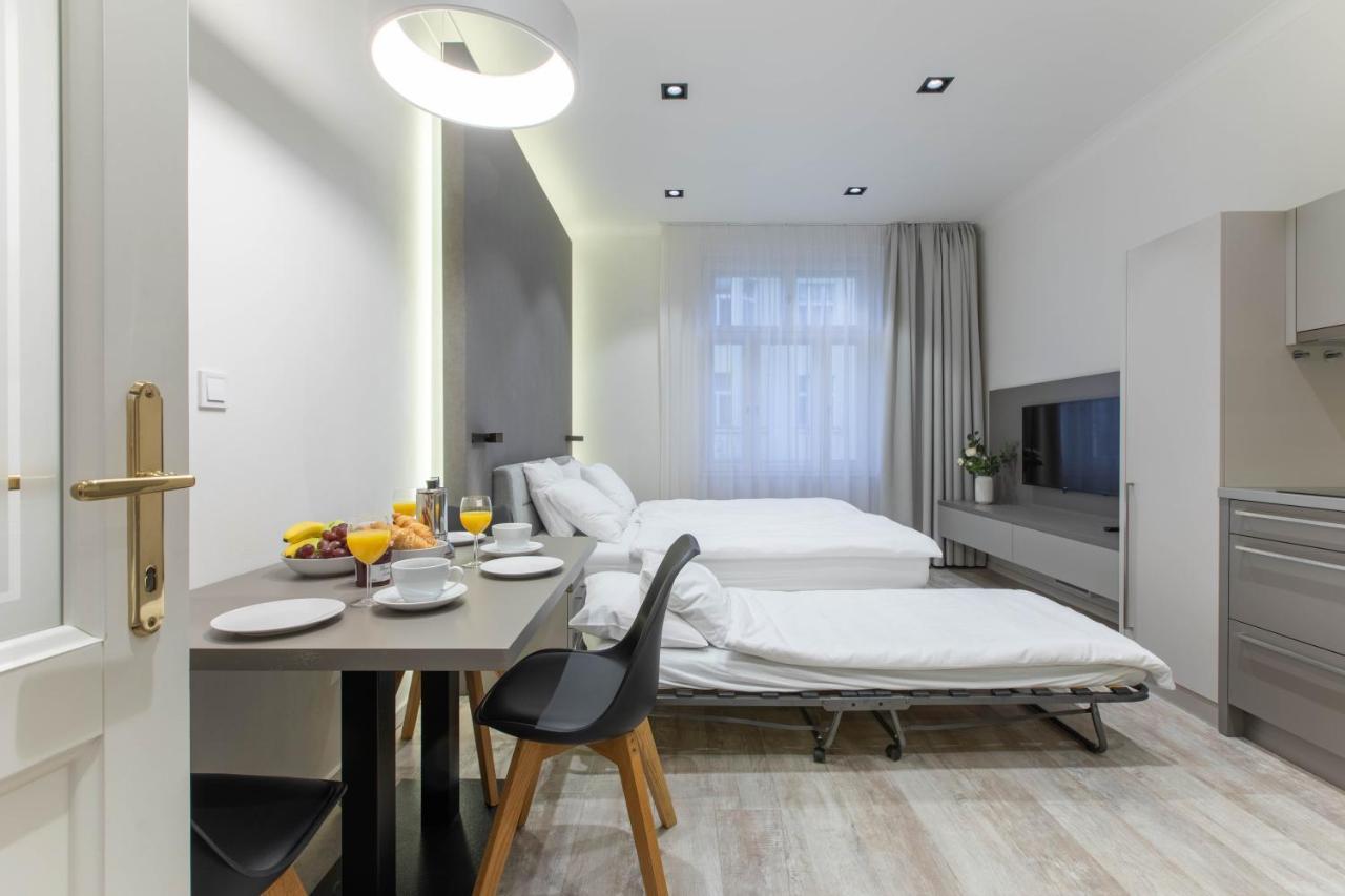 Lampi Hotel Prag Exterior foto