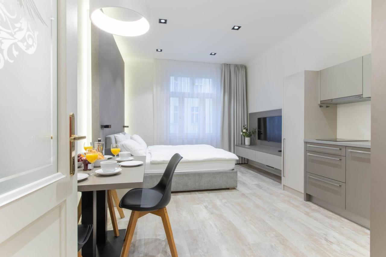 Lampi Hotel Prag Exterior foto