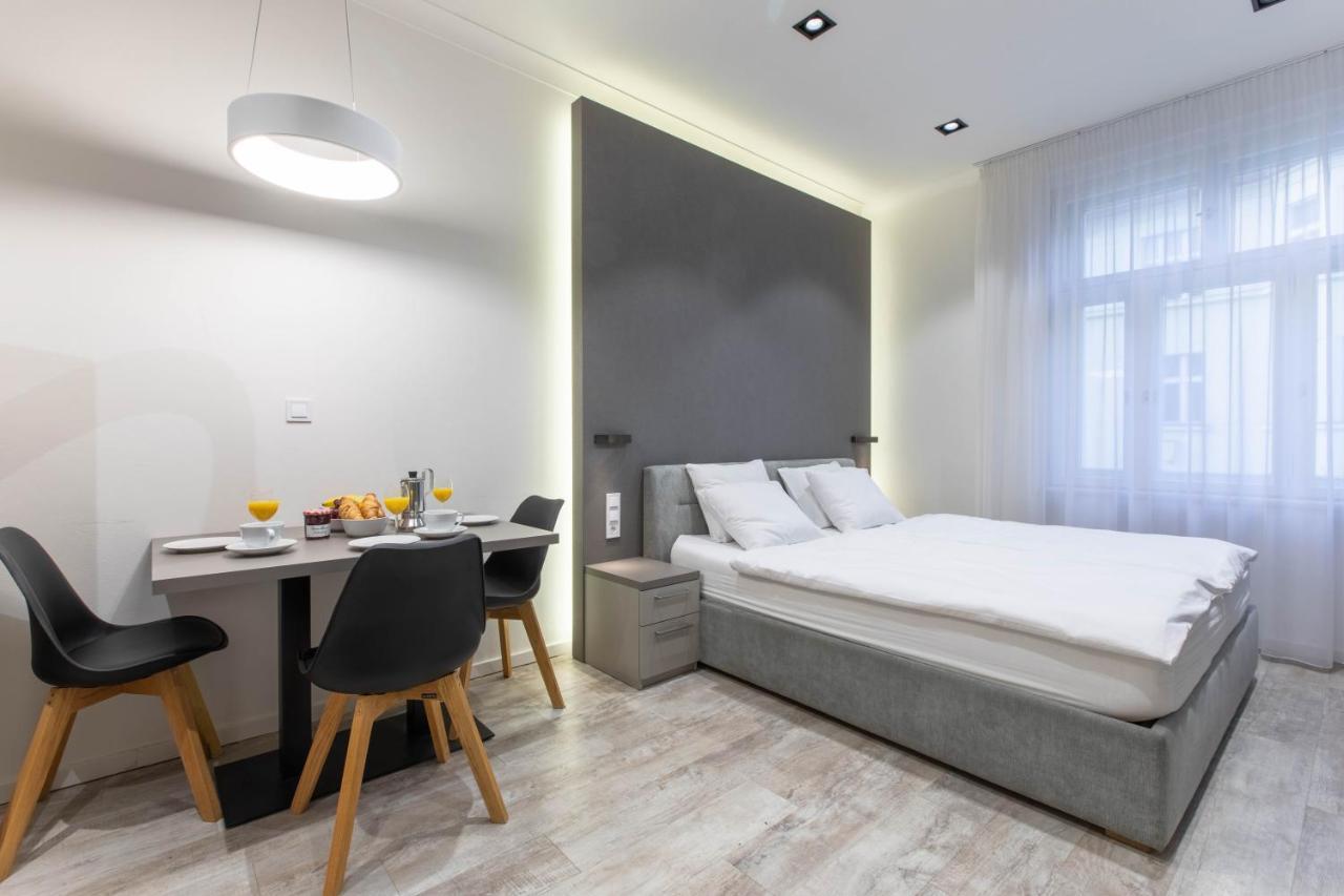 Lampi Hotel Prag Exterior foto